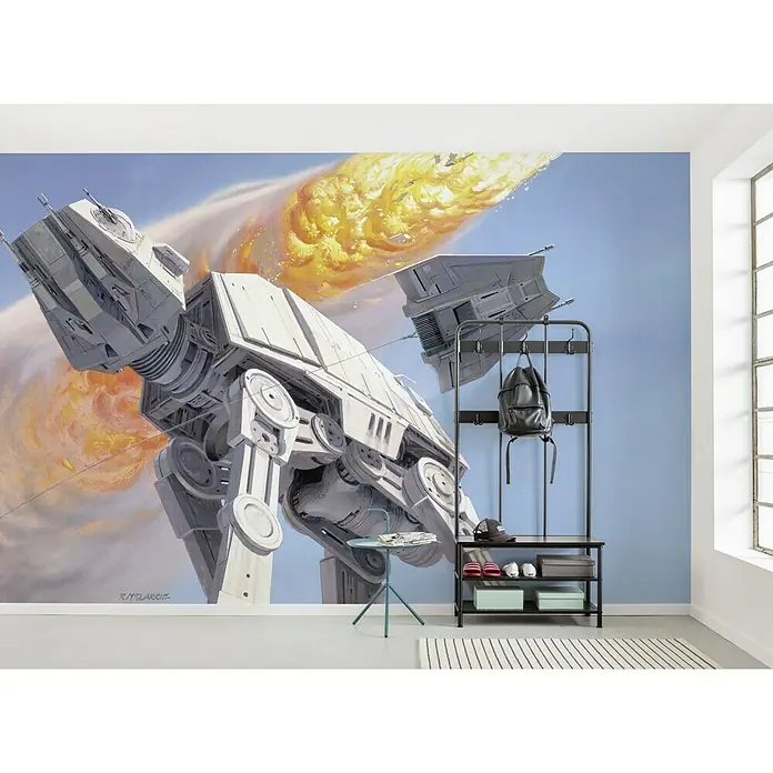 Komar Star Wars Fototapete RMQ Hoth Battle AT-AT - 10 -tlg., B x H: 500 x 250 cm, Vlies - Wandbild mit AT-AT-Motiv, das eine dynamische Szene aus Star Wars zeigt. Ideal für Fans, um einen Hauch von Galaxie in den Raum zu bringen.