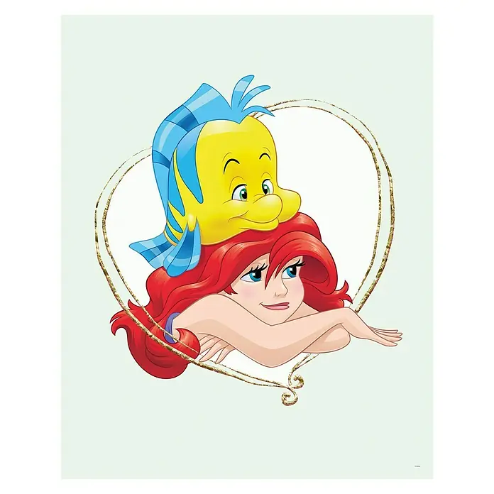 Komar Disney Edition 4 Poster Ariel & Fabius - Disney, B x H: 30 x 40 cm - Illustration von Arielle und ihrem besten Freund, dem Fisch Fabius, umrahmt von einem goldenen Herz.