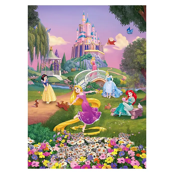 Komar Disney Edition 4 Fototapete Disney Princess Sunset - 4 -tlg., B x H: 184 x 254 cm, Papier - Ein bezauberndes Bild mit verschiedenen Disney-Prinzessinnen vor einem rosafarbenen Schloss. Ein märchenhaftes Disney-Produkt.