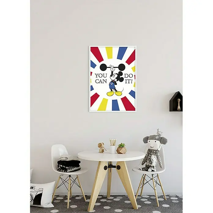 Komar Disney Edition 4 Poster Mickey Mouse Do It - Disney, B x H: 40 x 50 cm - Ein Kinderzimmer mit einem Mickey Mouse Wandkunstwerk, das zum Sport motiviert und "You Can Do It!" sagt.
