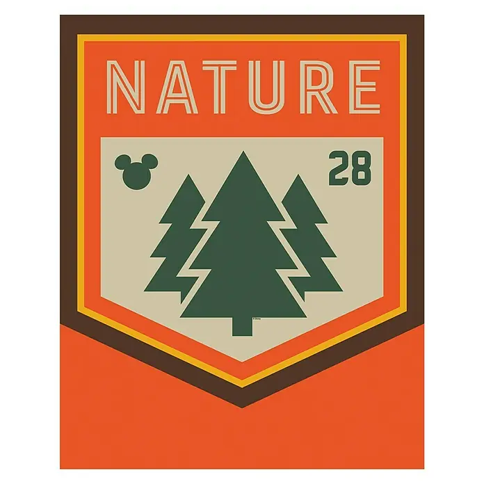 Komar Disney Edition 4 Poster Mickey Mouse Nature - Disney, B x H: 50 x 70 cm - Aufnäher mit der Aufschrift "Natur 28", drei Bäumen und einem Mickey-Mouse-Symbol für Natur- und Disney-Fans.