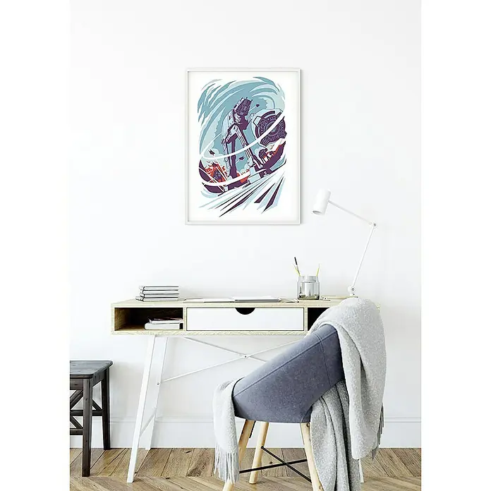 Komar Star Wars Poster Vector Hoth - Star Wars, B x H: 40 x 50 cm - Gerahmtes Poster mit einem AT-AT Walker aus Star Wars, aufgehängt über einem hellen Schreibtisch mit Stuhl und Schreibtischlampe.