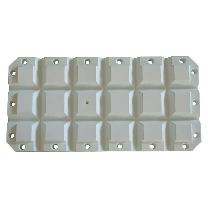 Talamex Multifender - L x B x H: 60 x 30 x 8 cm, Weiß - Weiße, rechteckige Kunststoffmatte mit einem sich wiederholenden quadratischen Noppenmuster & Löchern zur Befestigung.