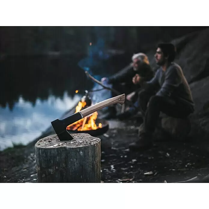 Fiskars Norden Universalaxt N10 - Länge: 47,6 cm - Stimmungsaufnahme