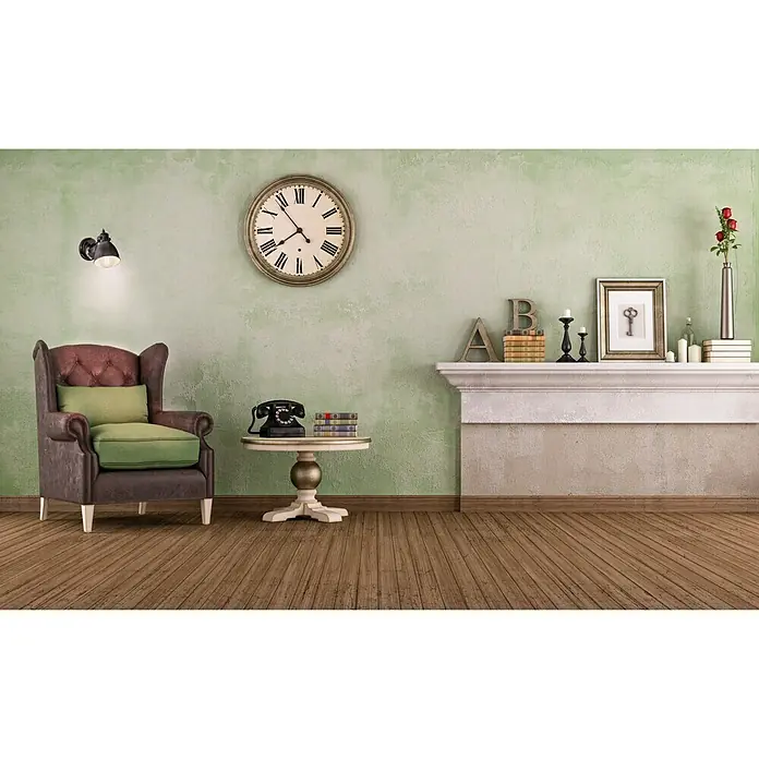 Eglo Priddy Aplique de pared - 40 W, Negro, Negro, E27 - Sillón antiguo con cojines verdes, mesa con teléfono y libros, reloj en la pared y chimenea con decoraciones en un interior acogedor.