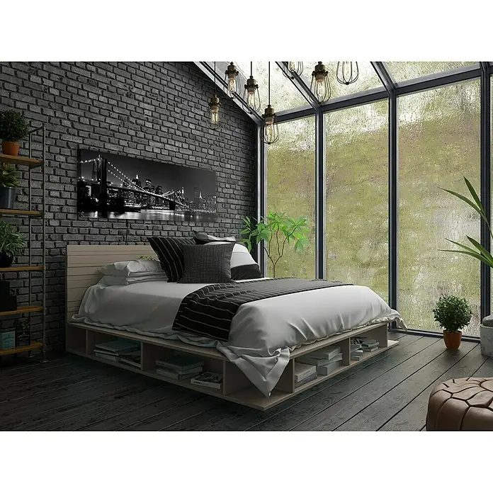 Leinwandbild - Brooklyn Bridge At Night, B x H: 145 x 45 cm - Das Bild zeigt ein modernes Bett mit Stauraum unter dem Lattenrost, ergänzt durch ein stilvolles Kopfteil und eine monochrome Farbpalette.