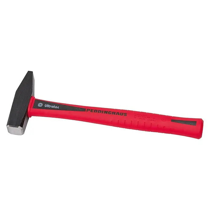 Peddinghaus Schlosserhammer Ultratec - Gewicht Kopf: 500 g, Material Stiel: Kunststoff, Rot/Schwarz - Abgebildeter Peddinghaus-Hammer mit rotem Griff. Ideal für Handwerker, die ein robustes und zuverlässiges Werkzeug benötigen.