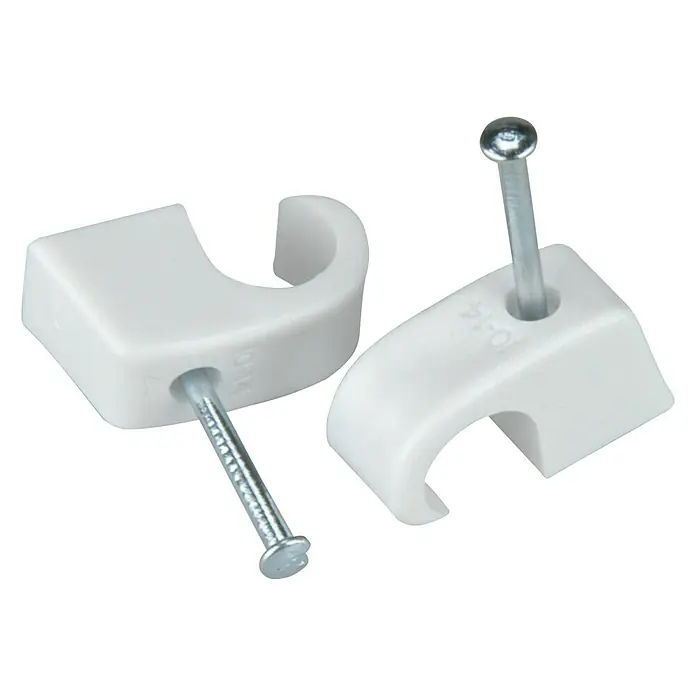 BAUHAUS Nagelschelle - 10 mm - 14 mm, 30 mm, 25 Stk., Weiß - Zwei weiße Kabelklemmen mit Befestigungsnägeln, ideal für die sichere Kabelführung.