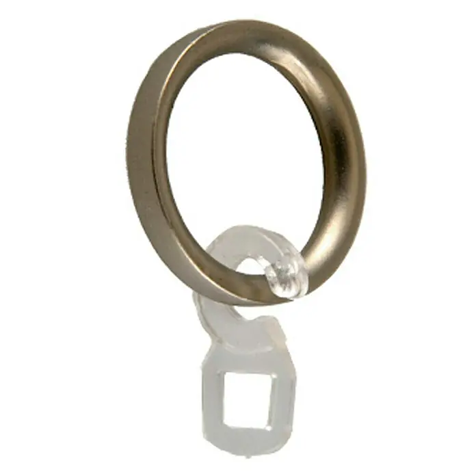 Anilla para cortinas Ideas 12 - Plateado - Primer plano de un anillo de cortina con gancho de plástico, ideal para colgar cortinas. Un detalle elegante para tu hogar.