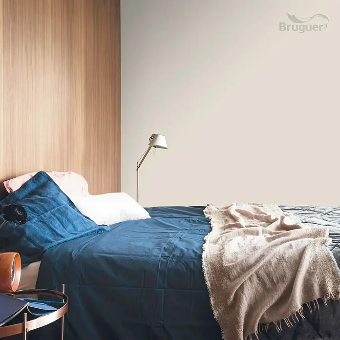 Bruguer Colores del Mundo Tester de pintura - Egipto matiz de ocre, Mate, 30 ml - Dormitorio luminoso con una elegante pintura de pared Bruguer, que crea un ambiente cálido y acogedor.