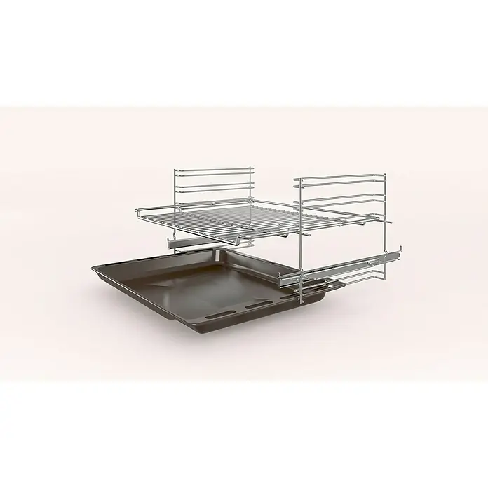 Balay Horno empotrado 3HB2031X0 - 66 l, Número de tipos de calentamiento: 7 ud. - Se muestra una rejilla de horno cromada con una bandeja para hornear negra debajo sobre un fondo blanco.