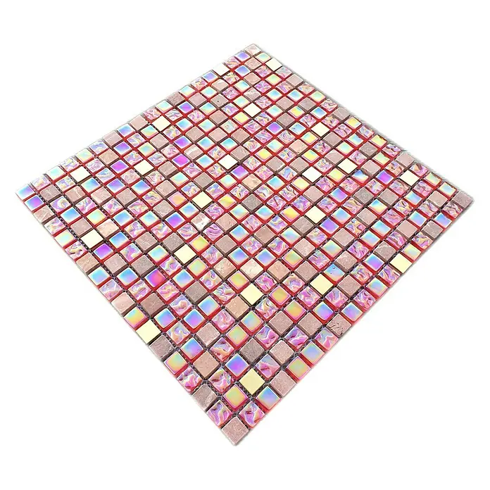 Mosaikfliese Quadrat Crystal Mix XCM M880N - 30,5 x 32,2 cm, Rot/Rosa, Glänzend - Quadratische Mosaikfliese mit irisierenden Oberflächen für auffällige Wand- oder Bodenakzente. Das schillernde Dekor wertet jeden Raum optisch auf.
