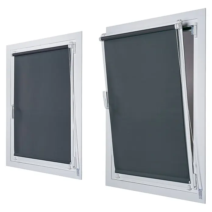Estor enrollable Clip&Fix Opaco - An x Al: 45 x 180 cm, Grafito - Ventana con persiana enrollable mostrada en posiciones cerrada e inclinada para oscurecimiento y protección solar.