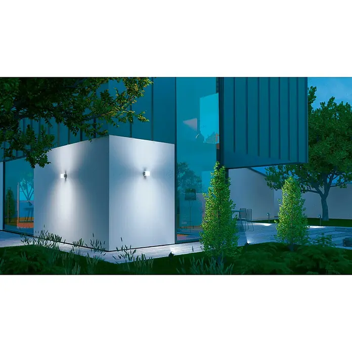 Steinel Lámpara de pie para exterior Spot Garden N - 7,86 W, Color del marco: Antracita, Blanco cálido, 14 x 6,9 x 36,9 cm - Luces exteriores modernas en la pared de una casa. Estas elegantes lámparas de pared proporcionan una iluminación atractiva.