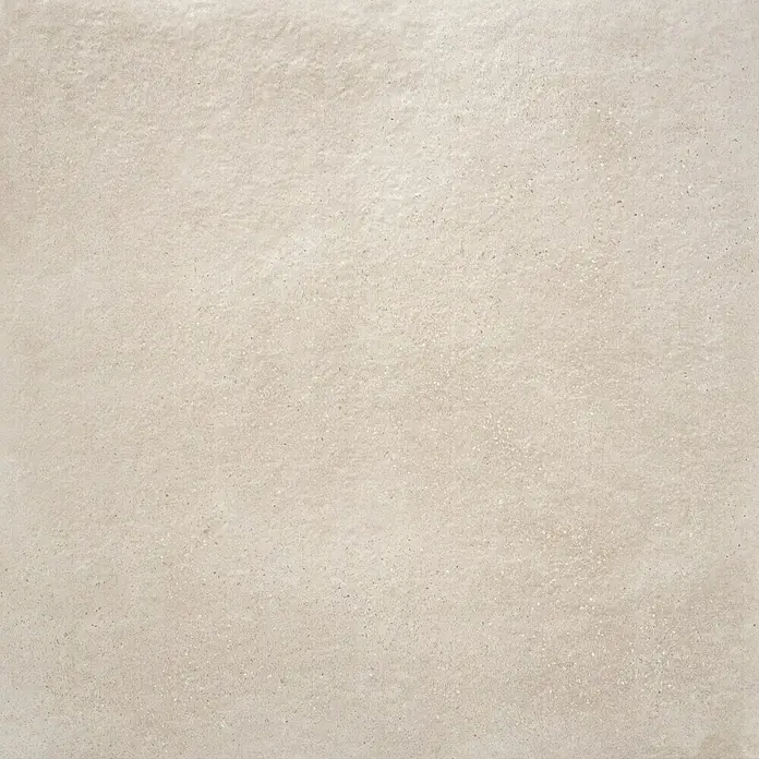 BHS Showroom Pavimento porcelánico Claire - 100 x 100 cm, Taupe, Rectificado - Primer plano de una baldosa cuadrada beige con una textura sutil. Ideal para interiores modernos y diseños duraderos.