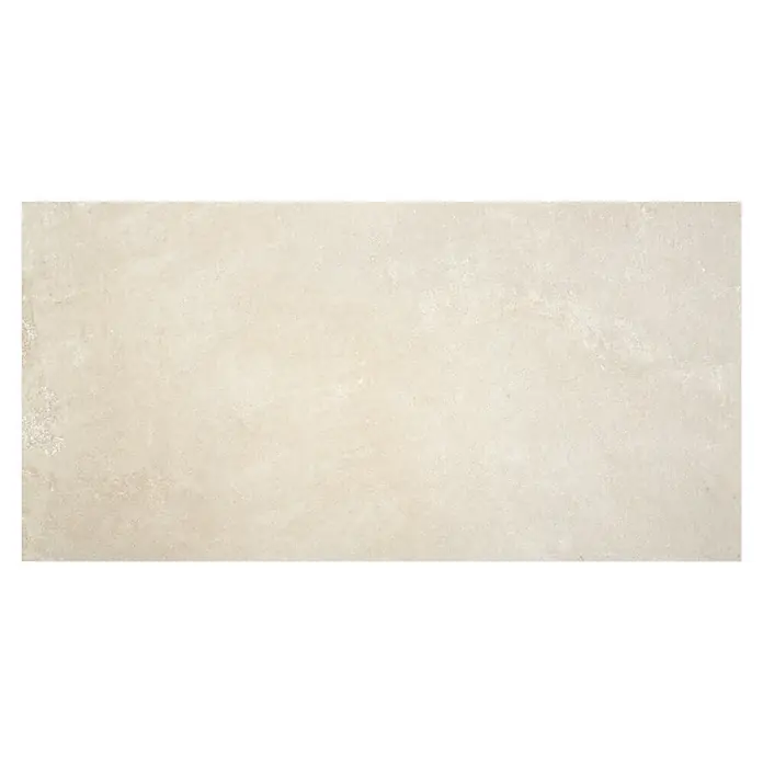 BHS Showroom Pavimento porcelánico Lorraine - 120 x 60 cm, Arena, Rectificado - Una muestra de baldosa de suelo beige claro con un sutil marmoleado, ideal para espacios habitables modernos. El color neutro complementa varios estilos.