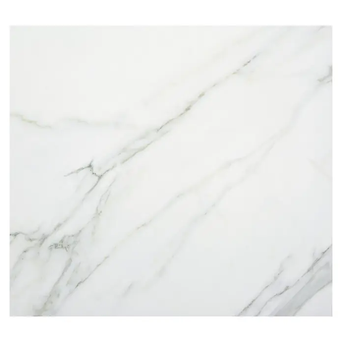 BHS Showroom Pavimento porcelánico Aston - 60 x 60 cm, Blanco, Rectificado - Primer plano de una baldosa de mármol blanco con sutiles vetas grises, ideal para suelos y revestimientos de pared elegantes.\n