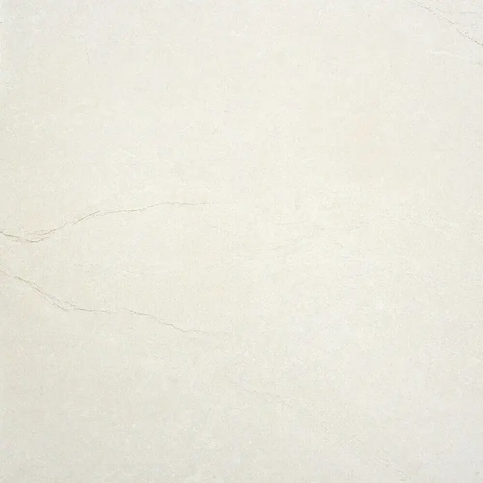 BHS Showroom Pavimento porcelánico Newlyn - 60 x 60 cm, Gris, Rectificado - Primer plano de una baldosa cerámica clara con sutiles vetas de mármol, ideal para interiores modernos que buscan elegancia y belleza discreta.