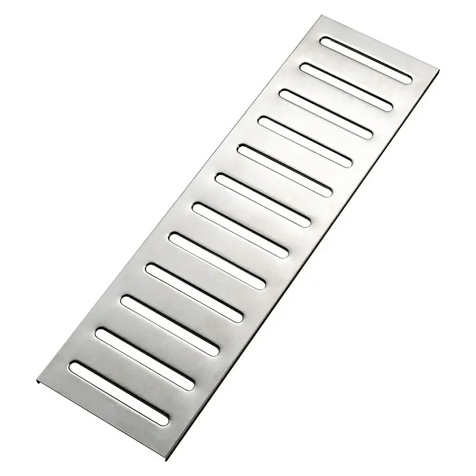 Warmhalterost - Passend für: Kingstone Gasgrills Cliff 350 / 350-1 ES - Detailaufnahme eines rechteckigen, silbernen Abluftgitters mit länglichen Schlitzen vor schwarzem Hintergrund.