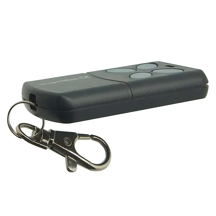Radiotransmisor para puertas domóticas - Negro - Primer plano de un mando a distancia DuplicaTop α con cuatro botones y un mosquetón. Perfecto para abrir puertas de garaje.