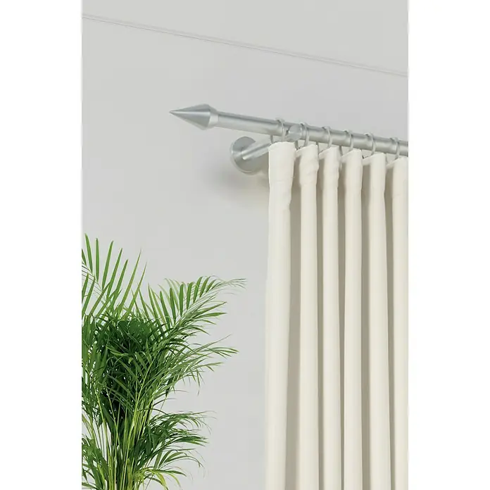 Expo Ambiente Endstück Point - Aluminium, Geeignet für: Gardinenstangen Ø 20 mm, 2 Stk. - Eine elegante Gardinenstange mit spitzem Abschluss und cremefarbenen Vorhängen, die für eine stilvolle Fensterdekoration sorgen.
