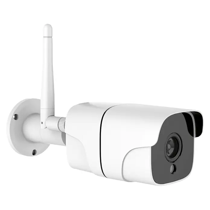 Muvit Cámara de vigilancia WIFI full HD 1080P Exterior - Blanco, Ángulo de detección: 180 ° - Una cámara de seguridad blanca con una antena, montada en un soporte de pared. La lente está rodeada por una visera negra.