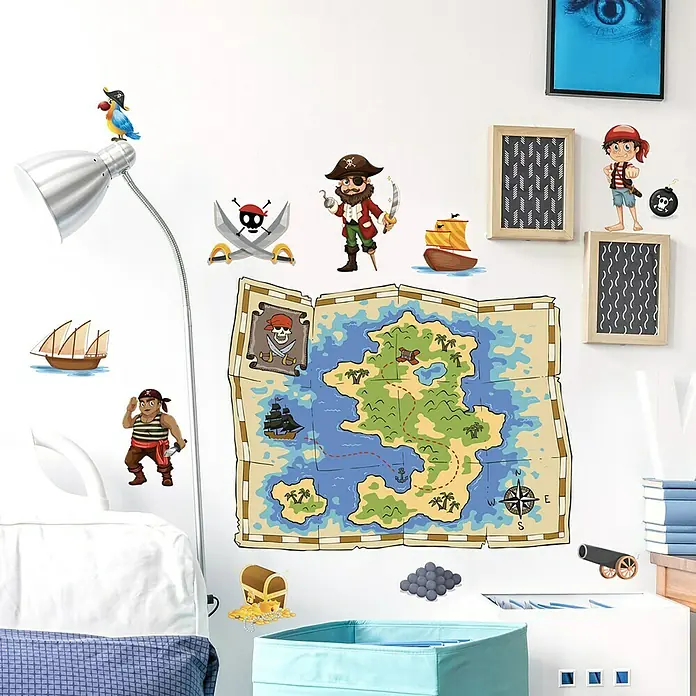 Vinilo de pared - Multicolor, Plástico - Vinilo de pared pirata con mapa del tesoro, pegatinas de personajes piratas y detalles de barcos para una habitación infantil aventurera.