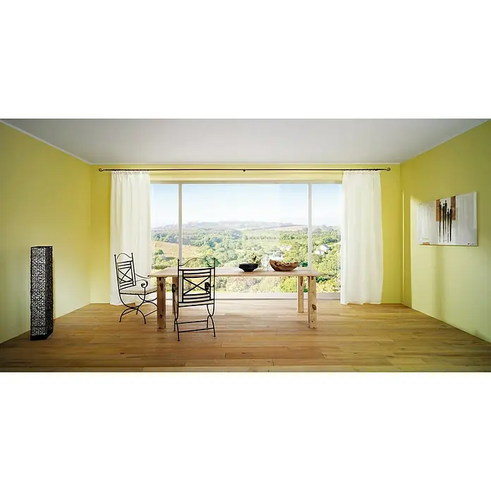 Expo Ambiente Gardinenstange - Rost, Länge: 160 cm, Durchmesser: 20 mm - Helles Esszimmer mit Holztisch, Stühlen, Vorhängen und Blick ins Grüne. Die Einrichtung strahlt Wärme und Natürlichkeit aus.