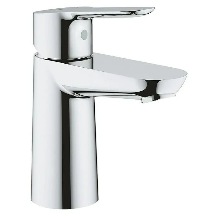 Grohe BauEdge Waschtischarmatur S-Size - Ohne Zugstange, Chrom, Glänzend - Nahaufnahme einer glänzenden, modernen Waschtischarmatur in Chromoptik mit klaren Linien und minimalistischem Design.