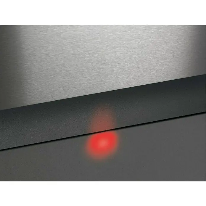 AEG Lavavajillas integrable FSE62417P - Ancho: 45 cm, Número de cubiertos: 9 ud. - Primer plano de una campana extractora de acero inoxidable con un indicador LED rojo. Diseño elegante para cocinas modernas.