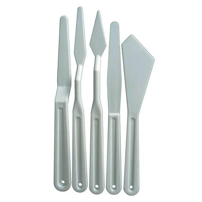 Talens Set de espátulas para pintar plástico - Plástico, 5 ud. - Cinco espátulas de paleta blancas en varias formas, perfectas para aplicar pinturas y modelar superficies, ofrecen opciones de aplicación versátiles.