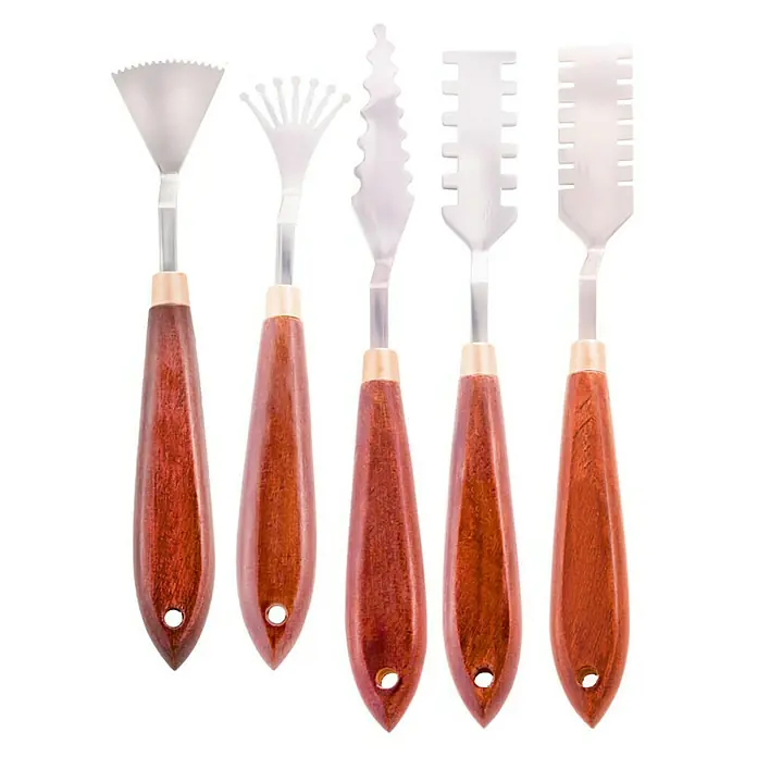 Talens Set de espátulas para pintar - 5 ud. - Imagen del producto de espátulas con mangos de madera y hojas de metal de diferentes formas para aplicaciones artísticas.