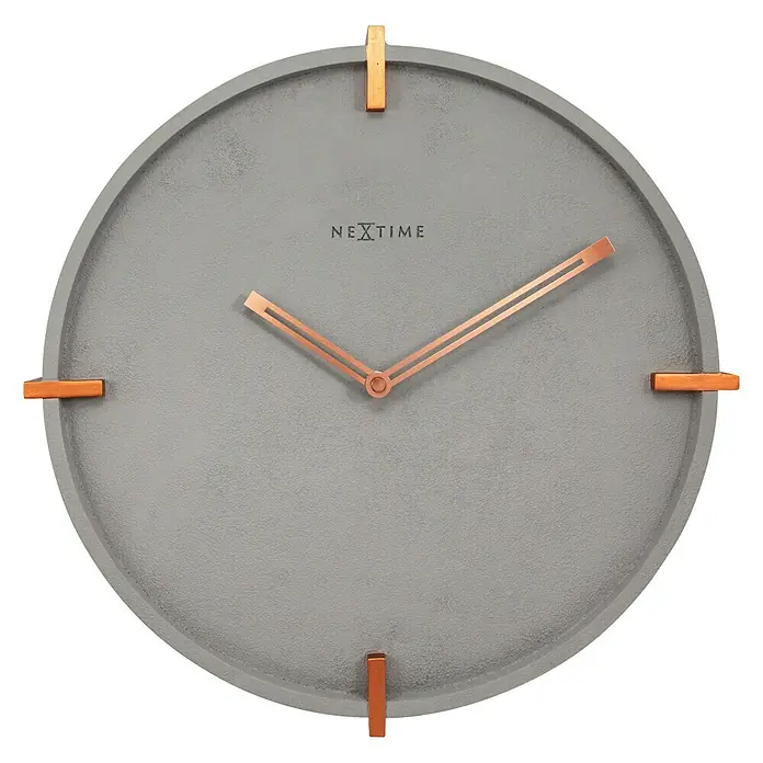 Wanduhr Mohawk Wall - Durchmesser: 32 cm, Grau/Rosé - Nahaufnahme einer grauen Wanduhr von Nextime mit kupferfarbenen Akzenten und minimalistischem Design.