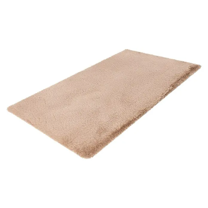 Badteppich Happy - 50 x 90 cm, Taupe, 100% Polyester - Nahaufnahme eines rechteckigen, beigefarbenen und flauschigen Teppichs, der eine weiche und gemütliche Textur für den Boden bietet.