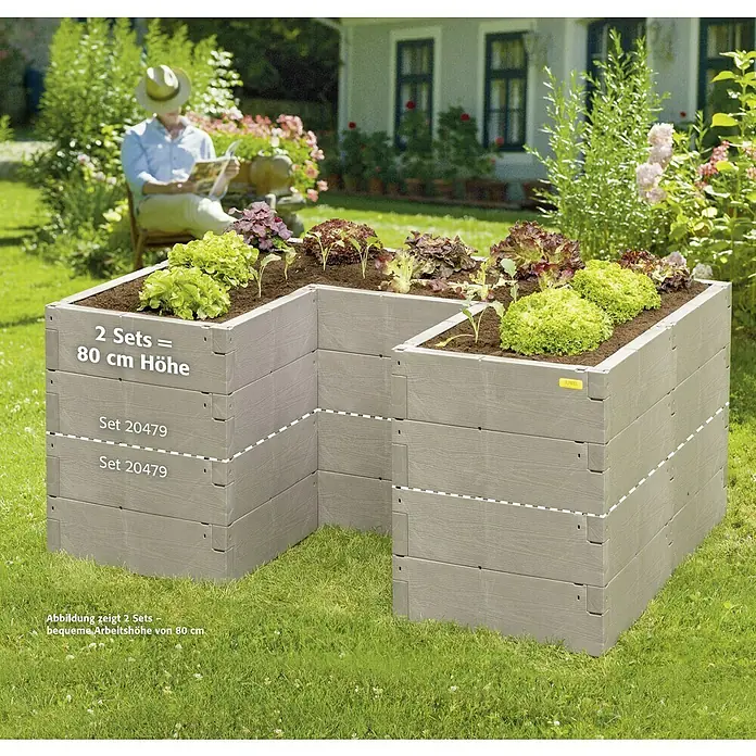 Juwel Hochbeet Timber Ergoline - 125 x 185 x 40 cm, Kunststoff, Nordic wood - Bild eines Hochbeets im Garten, hergestellt aus zwei Sets mit einer Höhe von 80 cm, bepflanzt mit Salat.