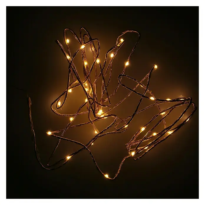 Guirnalda luminosa LED - Para interior, Color de luz: Blanco cálido, Número de bombillas: 40 ud., Funciona con pilas - Guirnalda de luces atmosférica con LED blanco cálido y alambre fino para crear un ambiente acogedor en cualquier habitación.