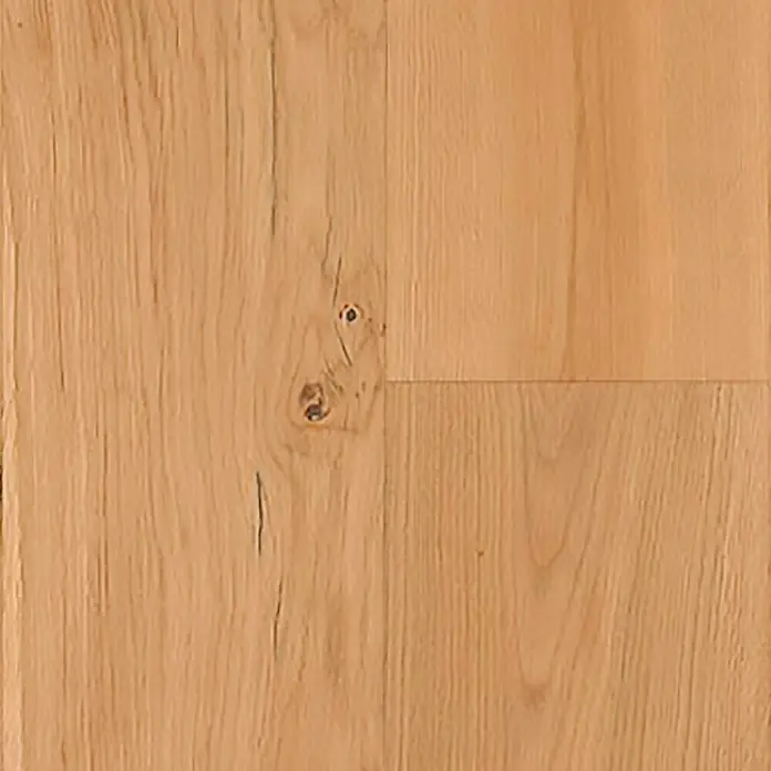 Parkett - Eiche Rügen, Landhausdiele, 2.130 x 190 x 14,2 mm - Nahaufnahme von hellem Eichenparkett mit natürlicher Maserung und Astlöchern, die Wärme und rustikalen Charme ausstrahlen.