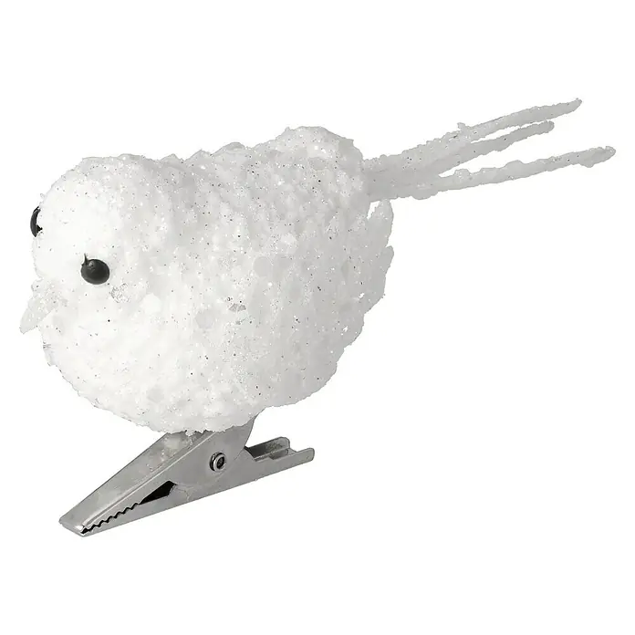 Christbaumschmuck Vogel - Weiß, Kunststoff - Nahaufnahme einer weißen Deko-Vogel-Klammer, die mit Glitzer überzogen ist und auf einem schwarzen Hintergrund angebracht ist.