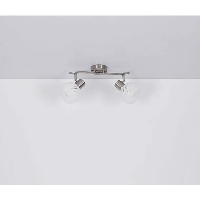 Globo Deckenstrahler Willy - 80 W, L x B x H: 36 cm x 19 cm x 192 mm, Nickel matt, E27 - Deckenleuchte mit zwei Strahlern. Das Produkt hat ein modernes Design, ist aus Metall und Glas gefertigt und verleiht dem Raum ein stilvolles Ambiente.
