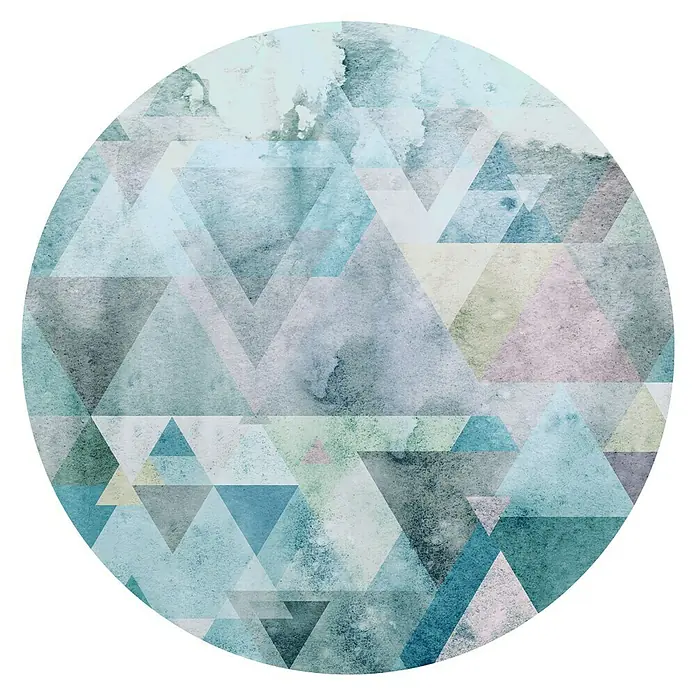 Komar Dots Fototapete rund Blueprism - 125 cm, Selbstklebend - Kreisförmiges Kunstwerk mit abstrakten Aquarell-Dreiecken in beruhigenden Blau-, Grün- und Grautönen, ideal für moderne Wanddekorationen.