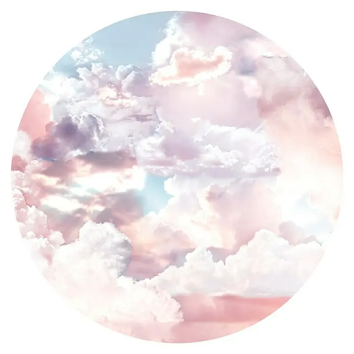 Komar Dots Fototapete rund Candy Sky - 125 cm, Selbstklebend - Ein kreisförmiges Bild eines pastellfarbenen Himmels mit flauschigen Wolken in Rosa, Weiß und Blau, das eine ruhige und ästhetische Atmosphäre schafft.