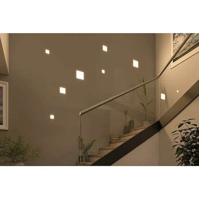 Paulmann LED-Panel Veluna VariFit - 4,5 W, L x B x H: 7,5 x 7,5 x 3,1 cm, Satin, Neutralweiß, 4.000 K - Treppenhaus mit modernen, quadratischen Wandleuchten, die ein warmes Licht spenden und die minimalistische Gestaltung des Raumes unterstreichen.