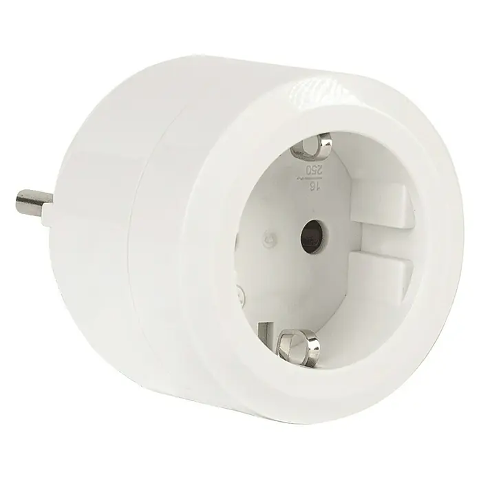 Essentials WiFi-Schaltsteckdose - Weiß, 10 A, Max. Anschlussleistung: 2.300 W - Nahaufnahme einer weißen Schutzkontakt-Steckdosen-Adapter, der Strom sicher und zuverlässig leitet. Ideal für Reisen und den Einsatz im Haushalt.