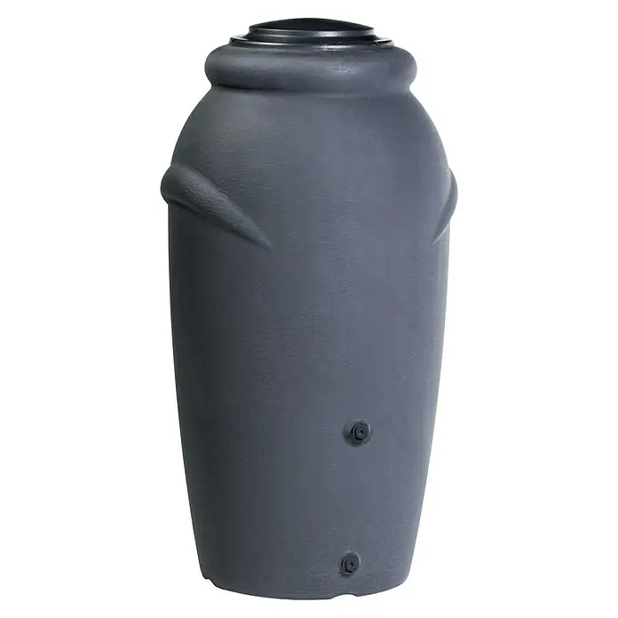 Regenspeicher Aquacan Baby - 210 l, Anthrazit - Nahaufnahme einer grauen Regentonne mit dekorativen Details und zwei Wasserhähnen. Ideal für die Gartenbewässerung.