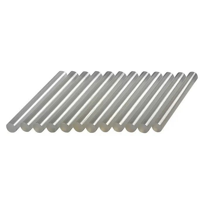 Dremel Barra de cola multiuso GG 11 - 11 mm, Específico para: Pistola termoadhesiva mod. 940, 12 ud. - Primer plano de un grupo de barras de pegamento termofusible, ligeramente superpuestas, creando una textura interesante. Ideal para manualidades y proyectos DIY.