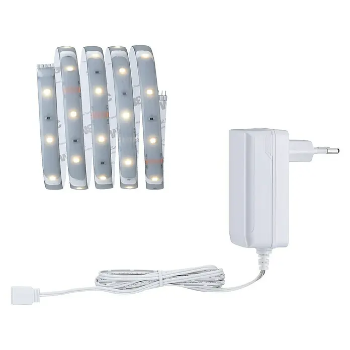 Paulmann MaxLED 250 LED-Band Basisset Protecting Cover IP44 - Länge: 1,5 m, Lichtfarbe: Warmweiß, 6 W, 360 lm, IP44 - LED-Streifen mit Netzteil. Der LED-Streifen ist aufgerollt und das Netzteil liegt daneben, beide sind weiß.