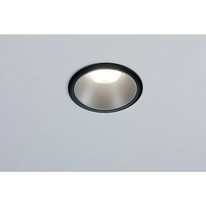 Paulmann Downlight LED empotrable Cole - 6,5 W, Negro/Plata, Blanco cálido, 1 ud. - Primer plano de una lámpara de techo empotrable LED negra, que muestra un diseño elegante y moderno y soluciones de iluminación energéticamente eficientes.