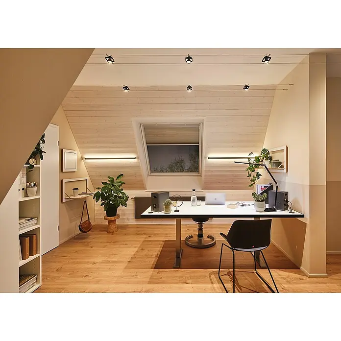 Paulmann Perfil Duo - Largo: 200 cm, Aluminio - Una elegante oficina en casa con un escritorio grande, iluminación moderna y plantas de interior que crea un ambiente de trabajo cómodo.
