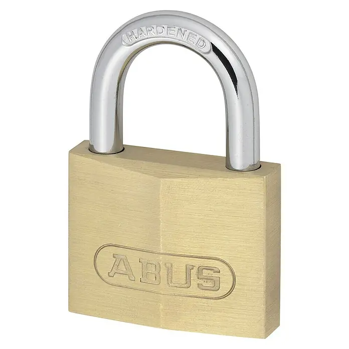 Abus Candado 713/40 - An x Al: 40 x 66 mm, 1 ud., Latón - Primer plano de un candado ABUS con un grillete endurecido, ideal para asegurar objetos de valor y prevenir robos.