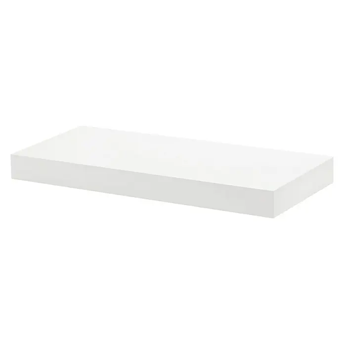 Dolle Wandboard Big Boy - L x B x H: 57 x 25 x 5 cm, Weiß, Belastbarkeit: 30 kg - Nahaufnahme eines weißen, rechteckigen Wandregals vor einem schwarzen Hintergrund. Es bietet praktischen Stauraum an der Wand.